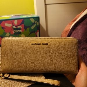 NWT Michael Kors Wallet